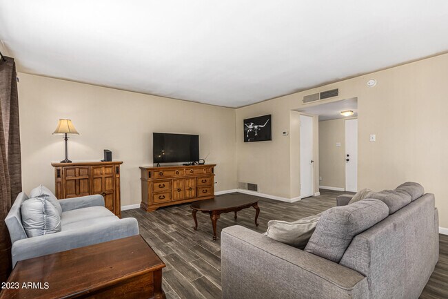 Foto del edificio - 2131 W Verde Ln