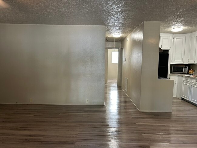 Foto del edificio - 496 Campground Rd