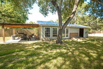 Building Photo - 116 Texas Ave