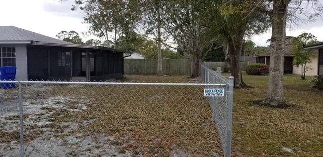 Building Photo - 354 Shores Blvd