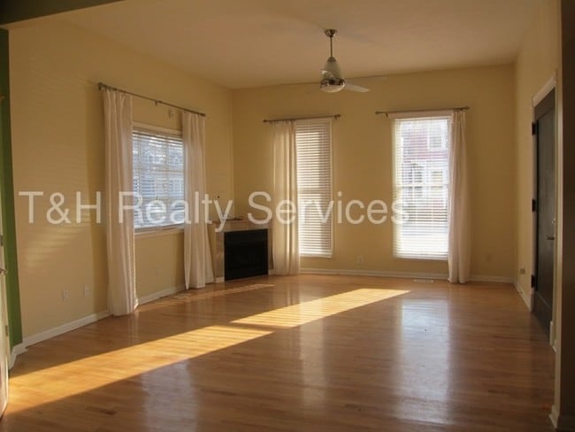 Building Photo - 1624 N Delaware St