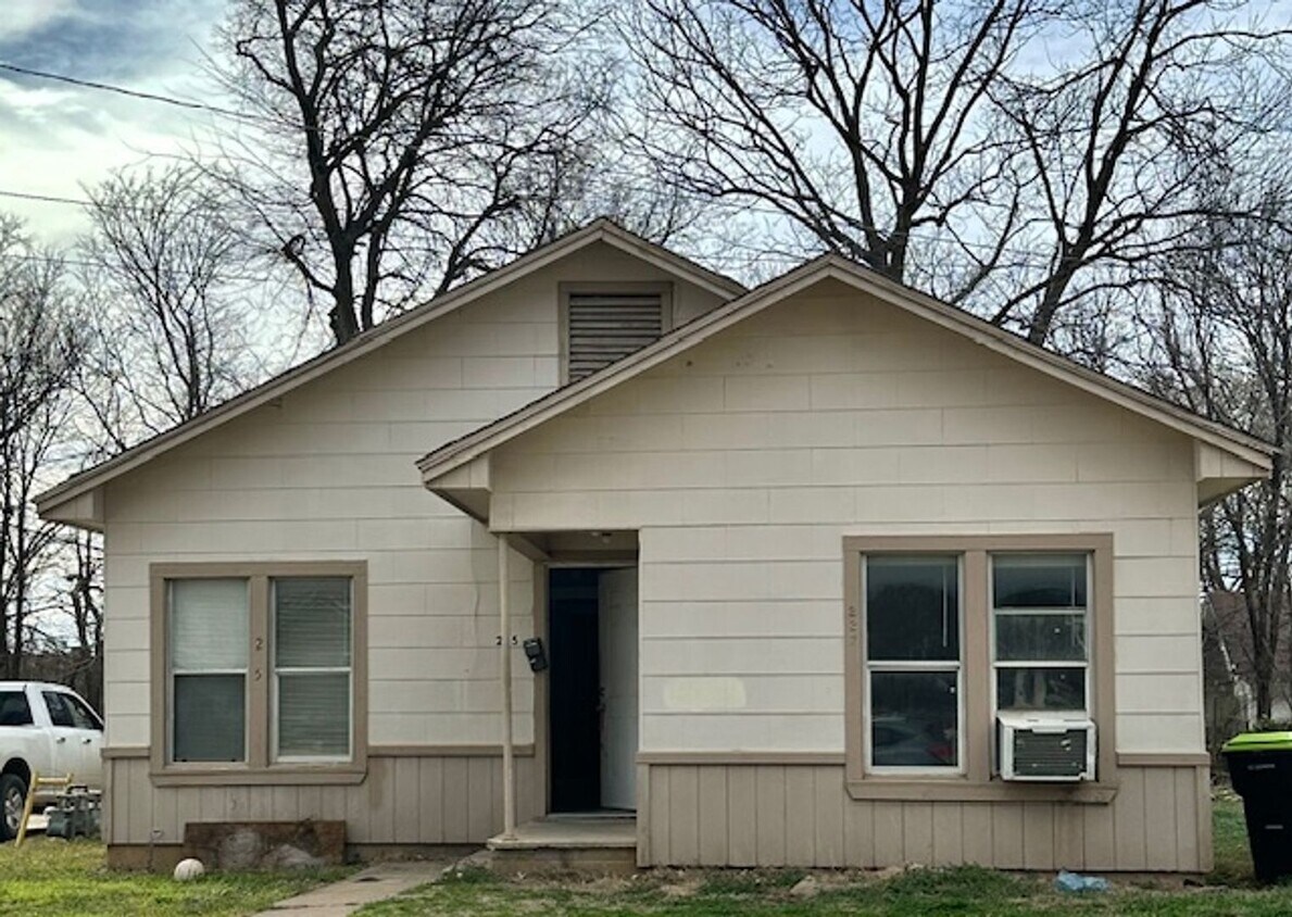 Primary Photo - Newly updated 2 bedroom 1 bath duplex