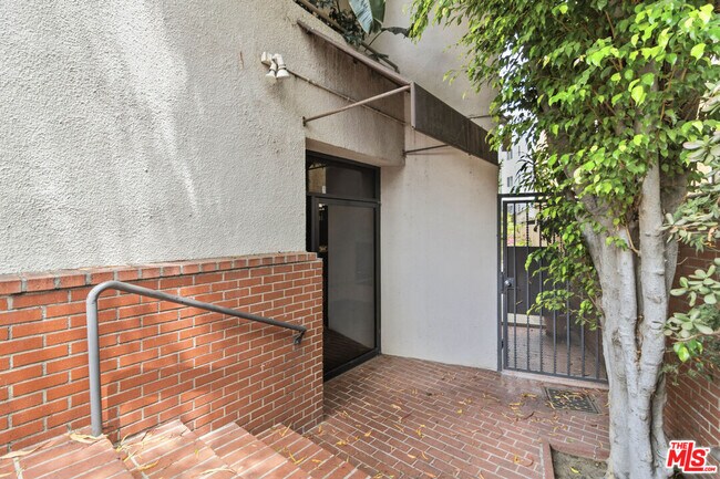 Foto del edificio - 500 S Barrington Ave