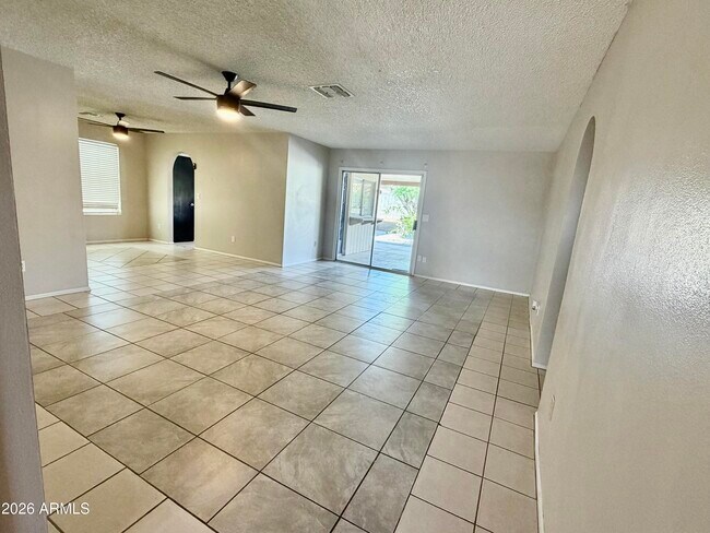 Building Photo - 4044 W Cholla St