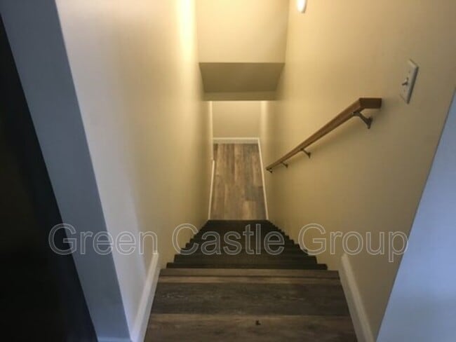 Photo - 323-325 College Street, Unit 10 Apartment