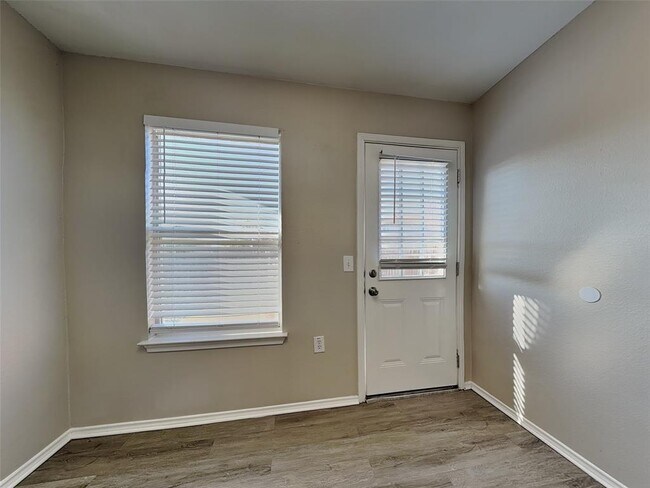 Foto del edificio - 12529 Sky Harbor Dr