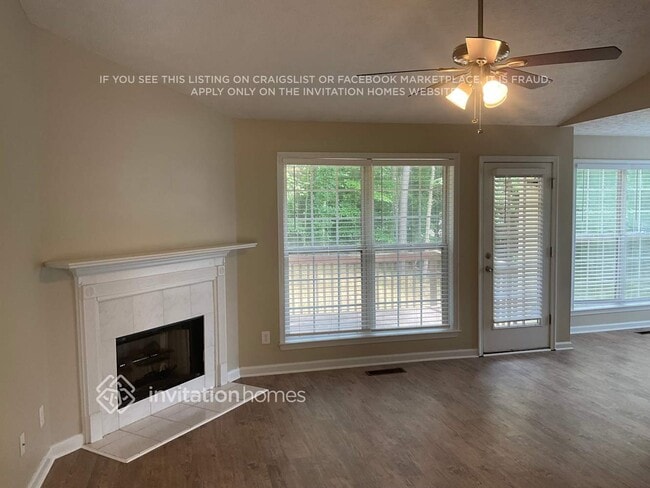 Foto del edificio - 3933 Edgebrook Dr