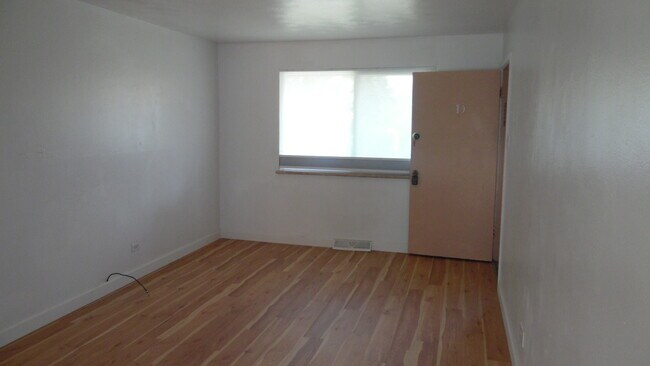 Foto del edificio - 720 Miller Ct