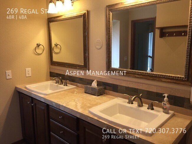Foto del edificio - Fantastic 4BR, 3.5BA! Deck, FP, great yard...