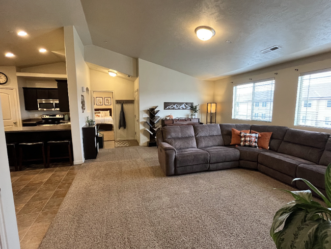 999 Village River Ln Unit B9, Midvale, UT 84047 - Condo for Rent in ...