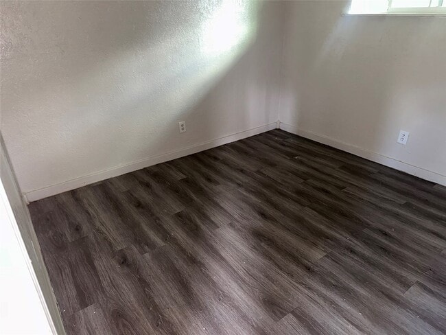 Foto del edificio - 5405 Suez St