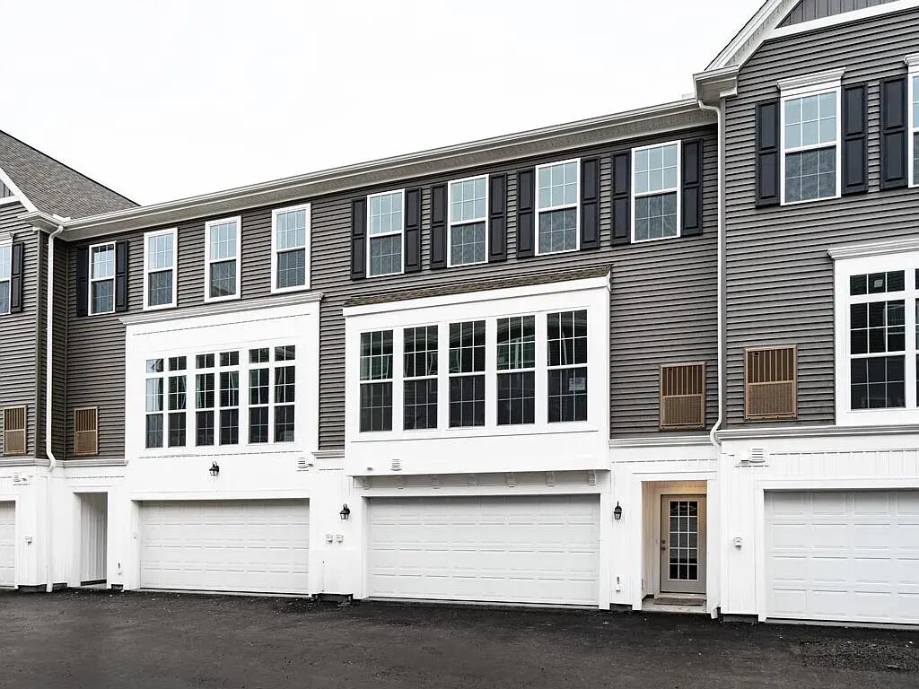 3206 Greenwood Way, Mechanicsburg, PA 17055 Townhome Rentals in Mechanicsburg PA