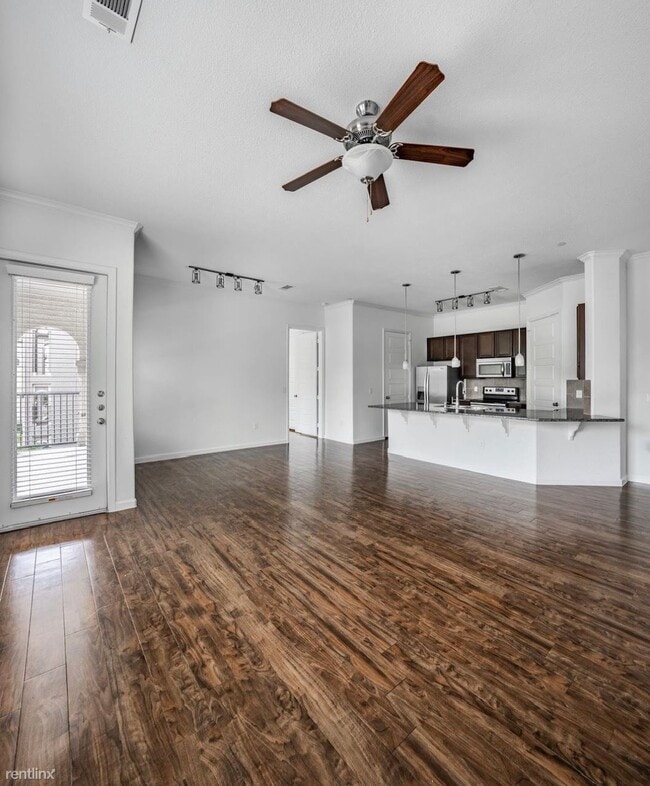 Foto del edificio - 1 br, 1 bath Condo - 1023 W University Ave