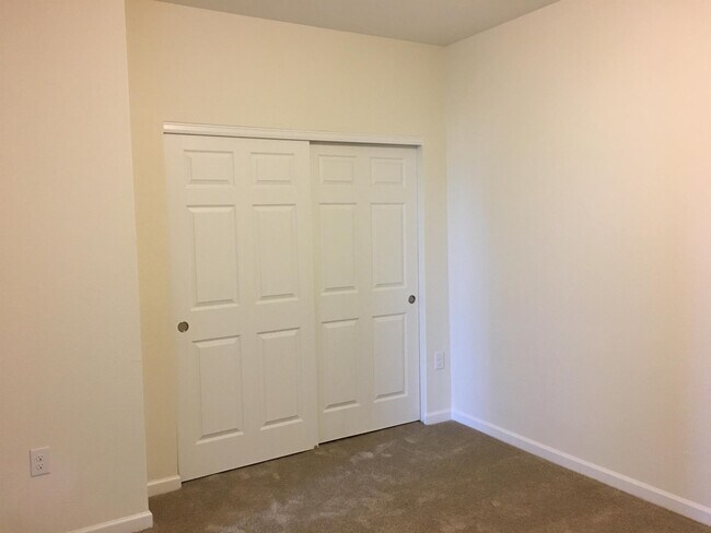 Building Photo - 804 Summer Hawk Dr