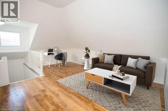 Building Photo - 3 Balmoral Ave S