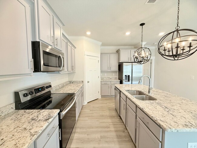 Building Photo - Charming 4-Bedroom Home - Quiet Cul-De-Sac