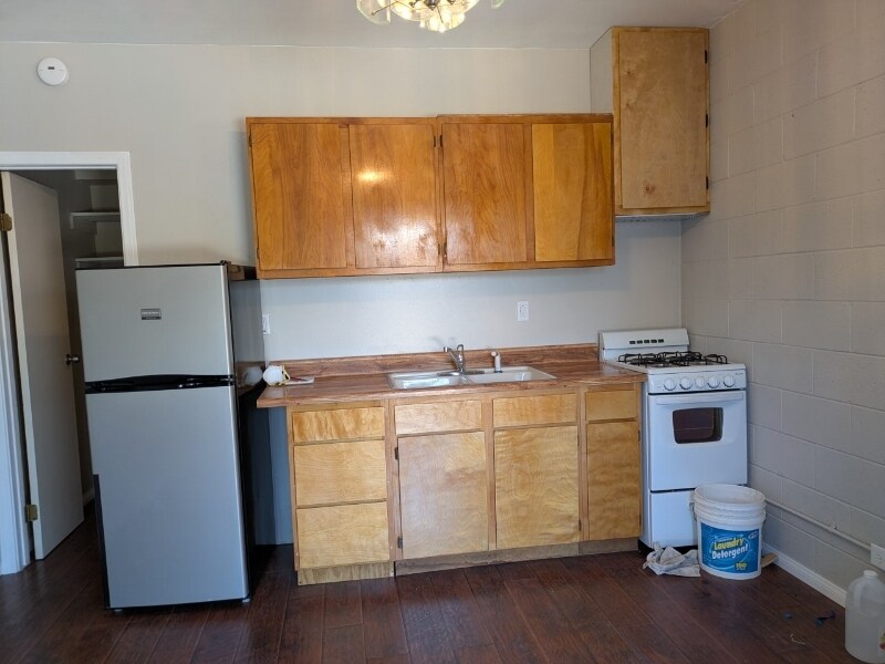 Foto principal - 2100 E Corson St