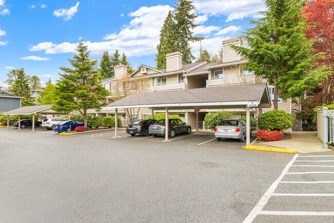 Foto del edificio - Woodinville 3 Bedroom 2 Bath with Detached Garage - Top Floor