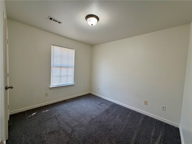 Building Photo - 297 Graystone Cir