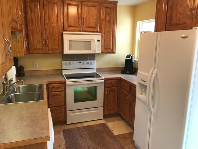 Building Photo - Condominium in FoxPointe