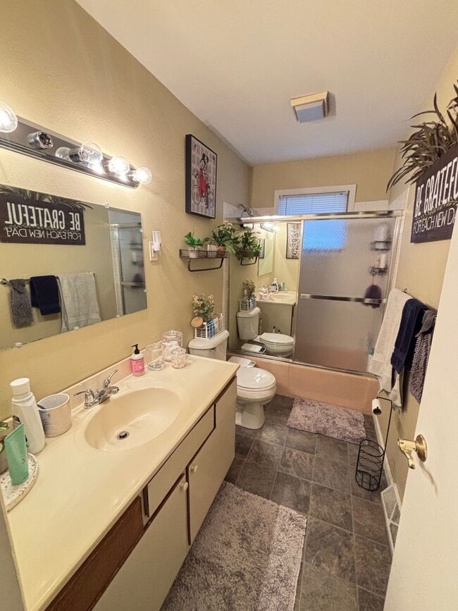 Building Photo - 2105 Burwell St