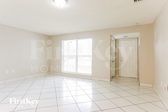 Foto del edificio - 6891 NW 25th Ct