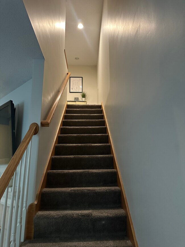 Foto del edificio - 2132 Ridgeview Cir