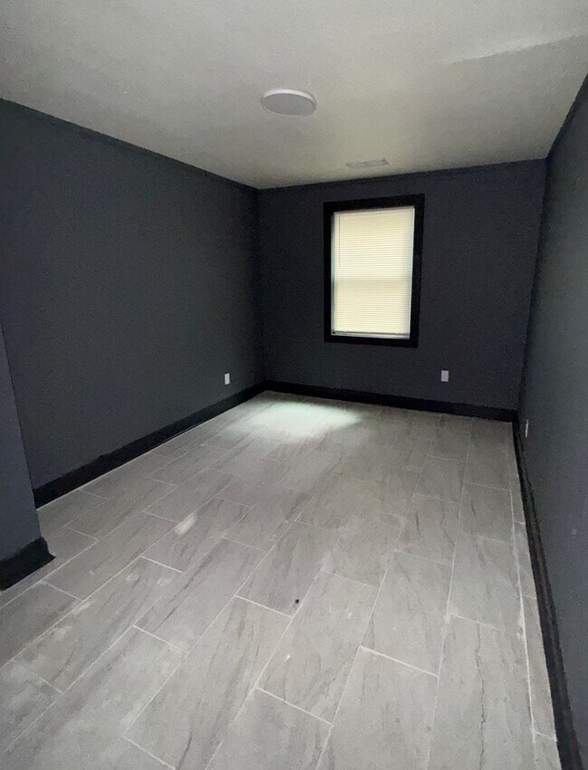 Foto del edificio - Fully Renovated 4BR Home in Highland Heights – Section 8 Welcome!