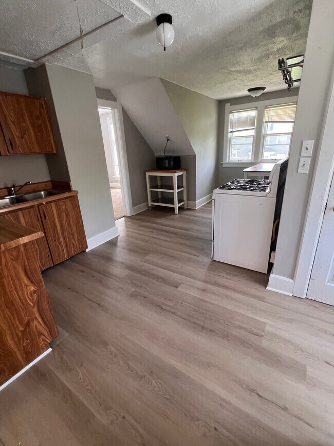 Foto del edificio - 613-613 N 64th St
