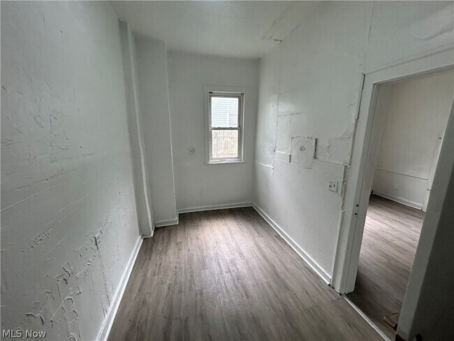 Foto del edificio - 3654 E 53rd St