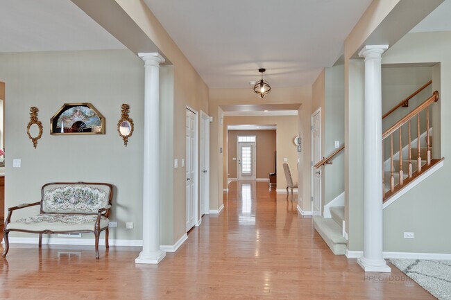 Building Photo - 1544 N Oakmont Dr