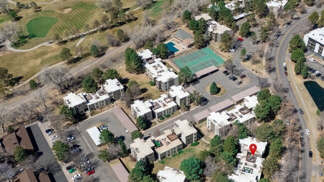 Foto del edificio - Charming 3-Bed Penthouse Condo in Denver with 2 full bathrooms! – Open Floor Plan *Move in specia...