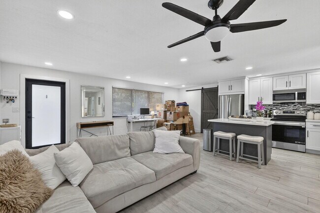 Building Photo - 830 NE 59th Ct