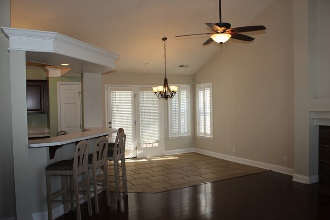 Foto del edificio - 4310 Kirkstone Dr