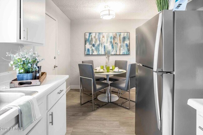 Foto del edificio - 2627 N 45th Ave