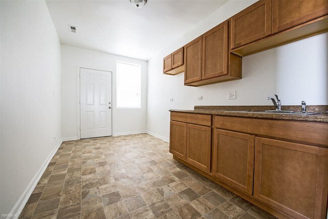 Foto del edificio - 6715 S Dorchester Ave