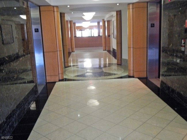 Foto del edificio - 377 S Harrison St