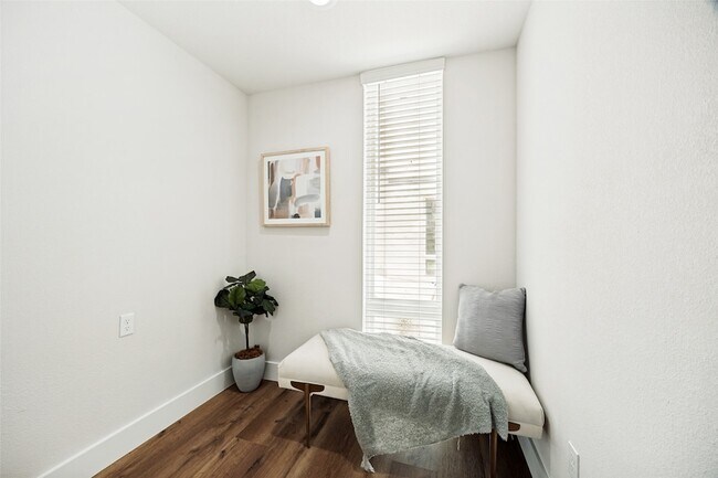 Foto del edificio - 5633 Live Oak St