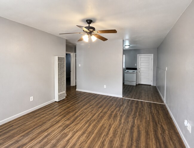 Building Photo - "Charming 2-Bed Oasis in Lubbock – Cozy Living at 1712 45th Street!"