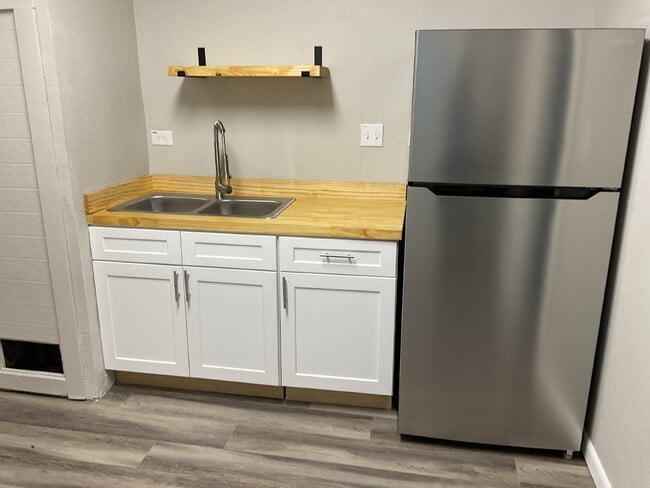 Building Photo - Super Affordable 2 Bed/ 1 Bath