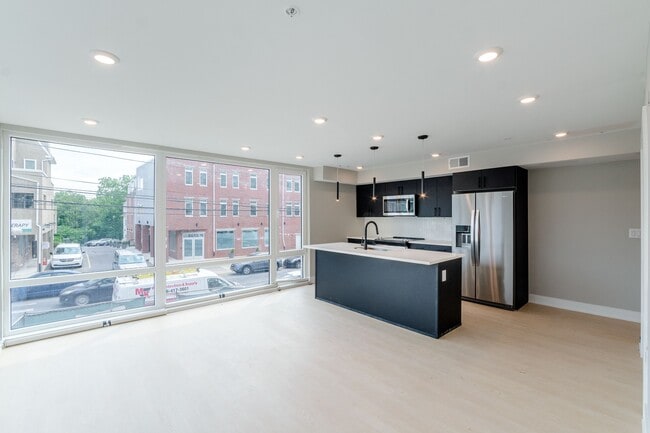 Building Photo - 6604 Ridge Ave