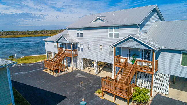 Foto del edificio - 2853 N Rivers Edge Blvd