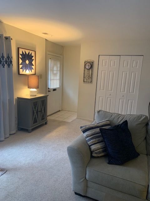 Building Photo - 62 Cavendish Dr