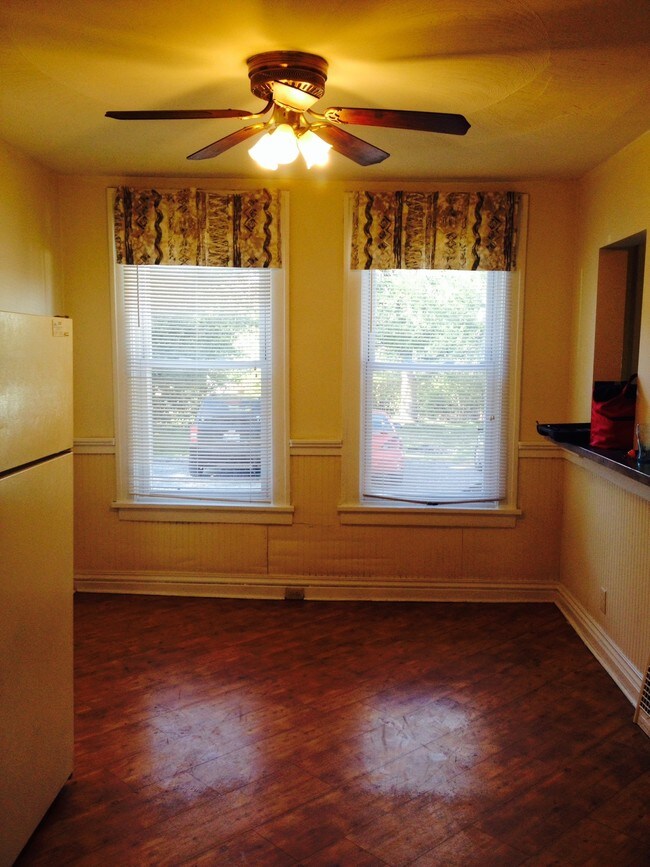 Foto del edificio - 907 1st St NE