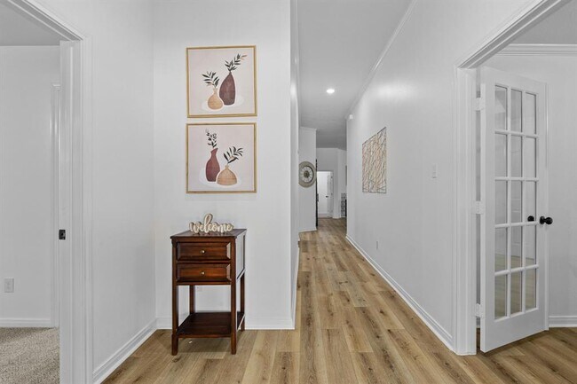 Foto del edificio - 2106 Paintbrush Ave