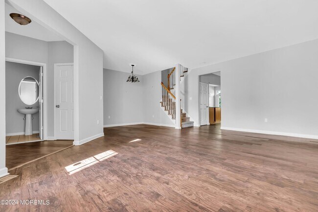Building Photo - 44 Smock Ct