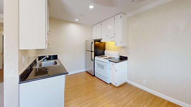 Building Photo - 998 Ignacio Blvd