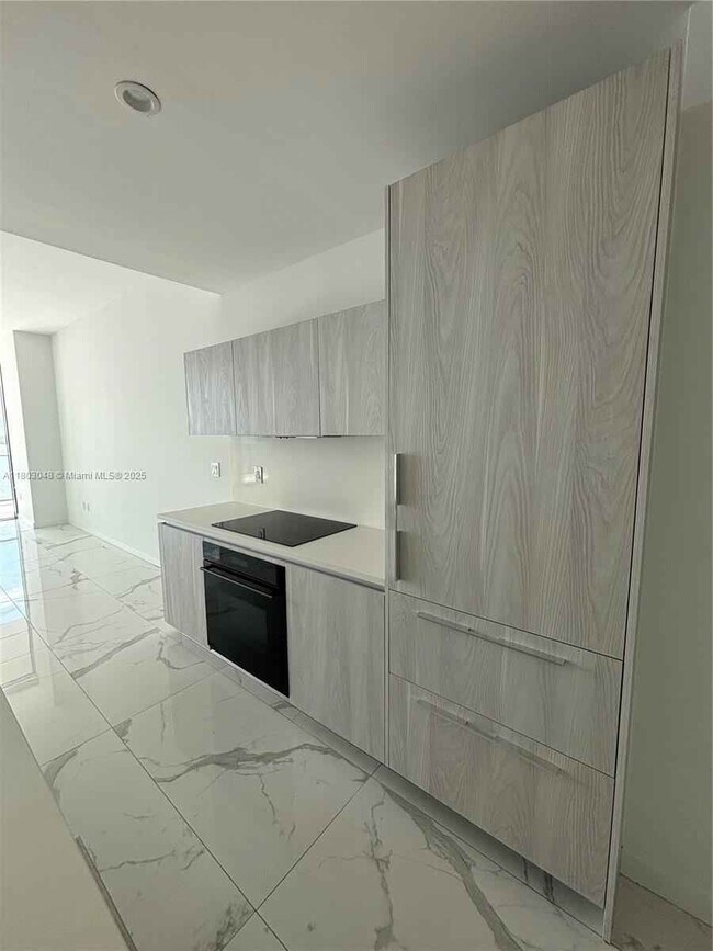 Foto del edificio - 480 NE 31st St