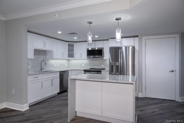 Foto del edificio - 100 Glen St