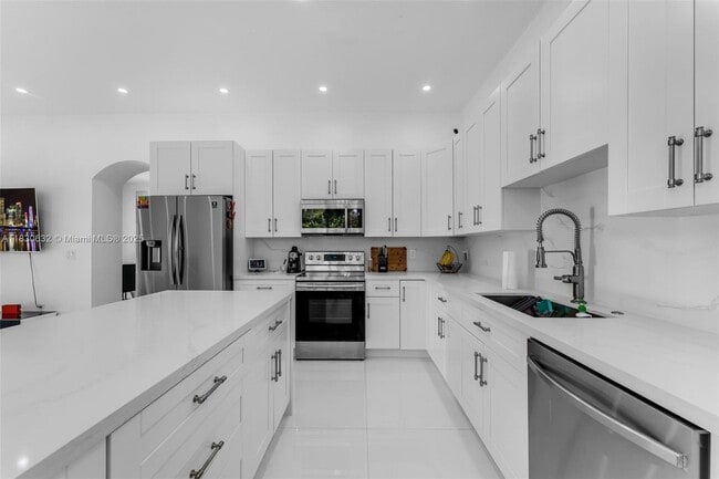 Foto del edificio - 1012 NE 35th Ave